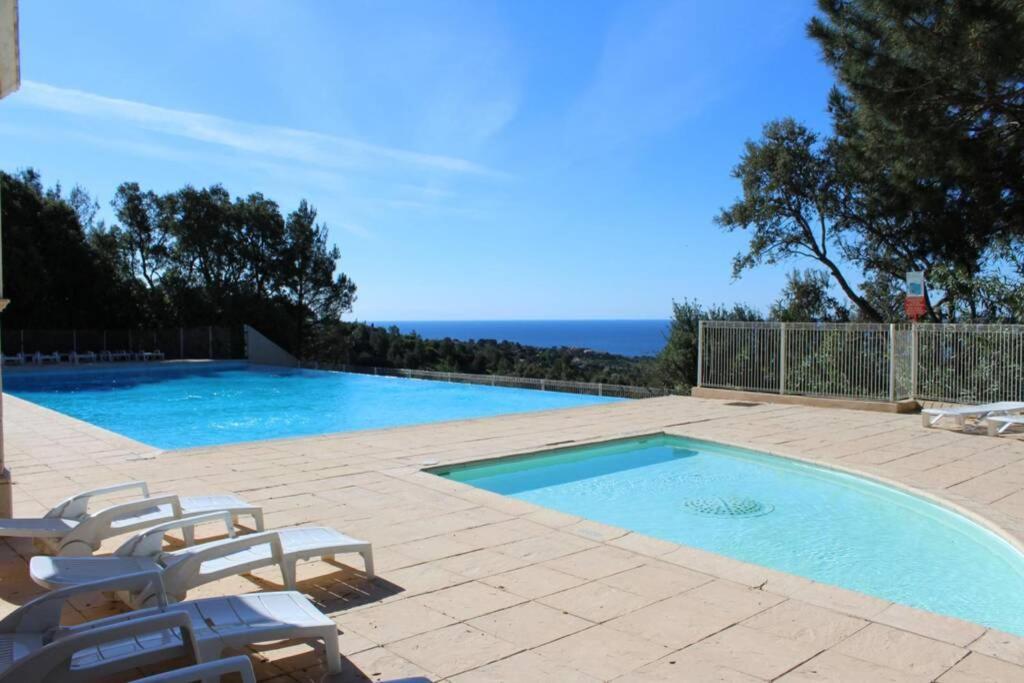 Tres Bel Appartement T3 Avec Splendide Vue Mer Les Issambres Exterior foto