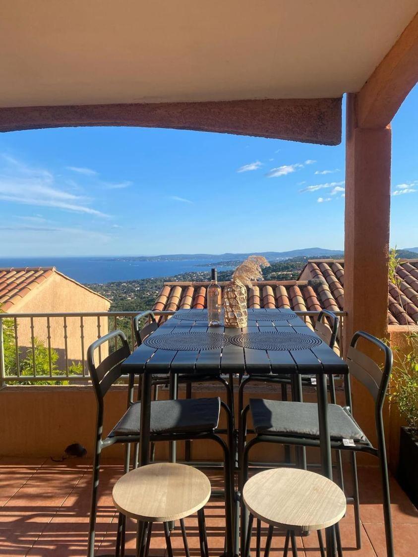 Tres Bel Appartement T3 Avec Splendide Vue Mer Les Issambres Exterior foto